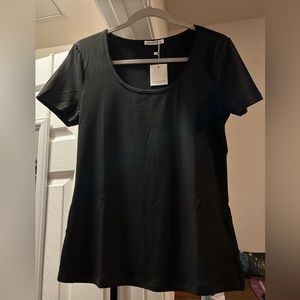 Size large mangopop short sleeve scoop neck
